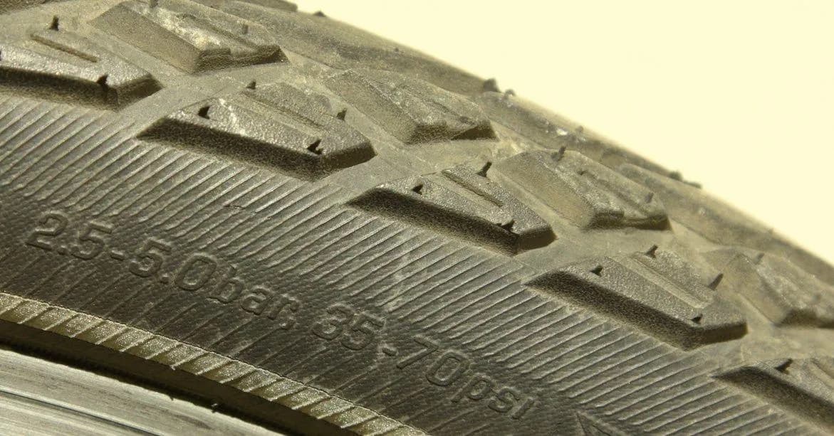 Ile ciśnienia w oponie rowerowej? Klucz do bezpieczeństwa i wydajności