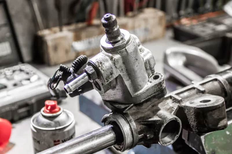 Jak zlikwidować luz na maglownicy i poprawić komfort jazdy