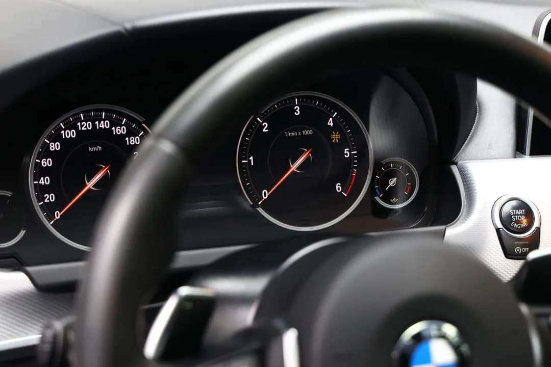 Jaka kontrolka od DPF? Odkryj, co oznacza jej zapalenie i co robić