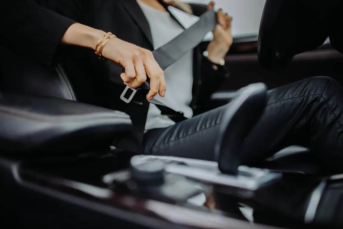 Ile kosztuje wymiana pasów bezpieczeństwa? Sprawdź, by uniknąć wydatków